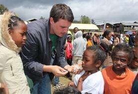 Sociale zorg Jongerenreizen:Als vrijwilliger help je mee bij de organisatie van een zomerkamp voor schoolkinderen in Madagaskar. Als vrijwilliger help je mee bij de organisatie van een zomerkamp voor schoolkinderen in Madagaskar.