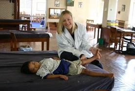 Gezondheidszorg vrijwilligerswerk in het buitenland:Tijdens fysiotherapie vrijwilligers kun je als vrijwilliger nuttige praktische ervaring op doen. Tijdens fysiotherapie vrijwilligers kun je als vrijwilliger nuttige praktische ervaring op doen.
