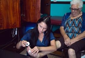 Fysiotherapie vrijwilligerswerk in het buitenland:Als fysiotherapie vrijwilliger kun je ouderen helpen in Costa Rica. Als fysiotherapie vrijwilliger kun je ouderen helpen in Costa Rica.