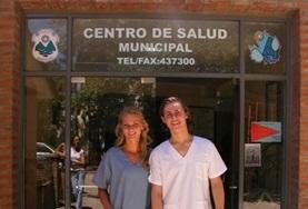 Geneeskunde vrijwilligerswerk in het buitenland:Vrijwilligers op het geneeskunde project in Argentinië doen medische ervaring op in een lokaal ziekenhuis. Vrijwilligers op het geneeskunde project in Argentinië doen medische ervaring op in een lokaal ziekenhuis.