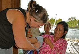 Vrijwilligerswerk in Cambodja:Als geneeskunde vrijwilliger in Cambodja kun je bijvoorbeeld meehelpen bij basis gezondheidscontroles. Als geneeskunde vrijwilliger in Cambodja kun je bijvoorbeeld meehelpen bij basis gezondheidscontroles.