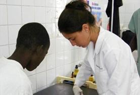 Geneeskunde vrijwilligerswerk in het buitenland:Als geneeskunde vrijwilliger help je bij de behandeling van patienten in een ziekenhuis in Senegal. Als geneeskunde vrijwilliger help je bij de behandeling van patienten in een ziekenhuis in Senegal.