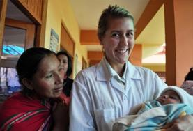 Vrijwilligerswerk in Peru:Als je vrijwilligerswerk doet op het verloskunde project in Peru kun je veel ervaring opdoen van lokale verloskundigen. Als je vrijwilligerswerk doet op het verloskunde project in Peru kun je veel ervaring opdoen van lokale verloskundigen.