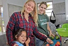 Vrijwilligerswerk in Bolivia:Help als voeding vrijwilliger in Bolivia bij het bereiden van voedzame maaltijden voor de kinderen. Help als voeding vrijwilliger in Bolivia bij het bereiden van voedzame maaltijden voor de kinderen.