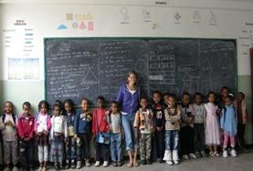 Vrijwilligerswerk lesgeven in het buitenland:Tijdens lesgeef vrijwilligerswerk in Ethiopië geef je Engelse les aan kinderen. Tijdens lesgeef vrijwilligerswerk in Ethiopië geef je Engelse les aan kinderen.
