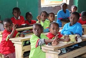 Vrijwilligerswerk lesgeven in het buitenland:Geef Engelse of Franse les aan schoolkinderen in Madagaskar op dit lesgeef project voor vrijwilligers. Geef Engelse of Franse les aan schoolkinderen in Madagaskar op dit lesgeef project voor vrijwilligers.