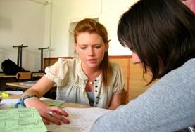 Vrijwilligerswerk lesgeven in het buitenland:Help scholieren bij hun huiswerk en Engelse les tijdens het lesgeef project voor vrijwilligers in Roemenië. Help scholieren bij hun huiswerk en Engelse les tijdens het lesgeef project voor vrijwilligers in Roemenië.