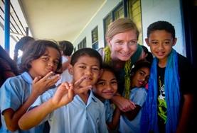 Vrijwilligerswerk in Samoa:Help scholieren in Samoa bij hun huiswerk tijdens het lesgeef project voor vrijwilligers. Help scholieren in Samoa bij hun huiswerk tijdens het lesgeef project voor vrijwilligers.