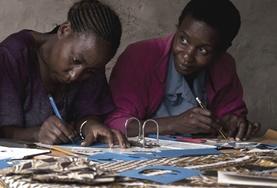 Recht & Mensenrechten projecten in het buitenland:Vrijwilligers geven voorlichting over mensenrechten aan een lokale gemeenschap in Tanzania. Vrijwilligers geven voorlichting over mensenrechten aan een lokale gemeenschap in Tanzania.