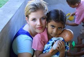 Vrijwilligerswerk in Fiji:Werk met kinderen tijdens sociaal vrijwilligerswerk in kleuterscholen in Fiji. Werk met kinderen tijdens sociaal vrijwilligerswerk in kleuterscholen in Fiji.