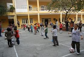 Gymles vrijwilligersproject in het buitenland:Help als vrijwilliger bij het geven van de gymlessen op scholen in Vietnam. Help als vrijwilliger bij het geven van de gymlessen op scholen in Vietnam.