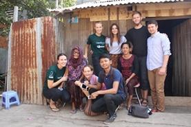 Vrijwilligerswerk in Cambodja:Breng je nieuwe talenkennis van Khmer in de praktijk bij je gastgezin. Breng je nieuwe talenkennis van Khmer in de praktijk bij je gastgezin.