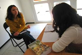 Vrijwilligerswerk in Zuid-Afrika:Een vrijwilliger verbetert haar Engels tijdens een taalcursus Engels in Zuid-Afrika. Een vrijwilliger verbetert haar Engels tijdens een taalcursus Engels in Zuid-Afrika.