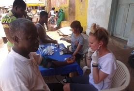 Twintigersreizen – groepsreizen met vrijwilligerswerk voor jongvolwassenen:Tijdens deze groepsreis voor twintigers doe je medische ervaring op in Ghana. Tijdens deze groepsreis voor twintigers doe je medische ervaring op in Ghana.